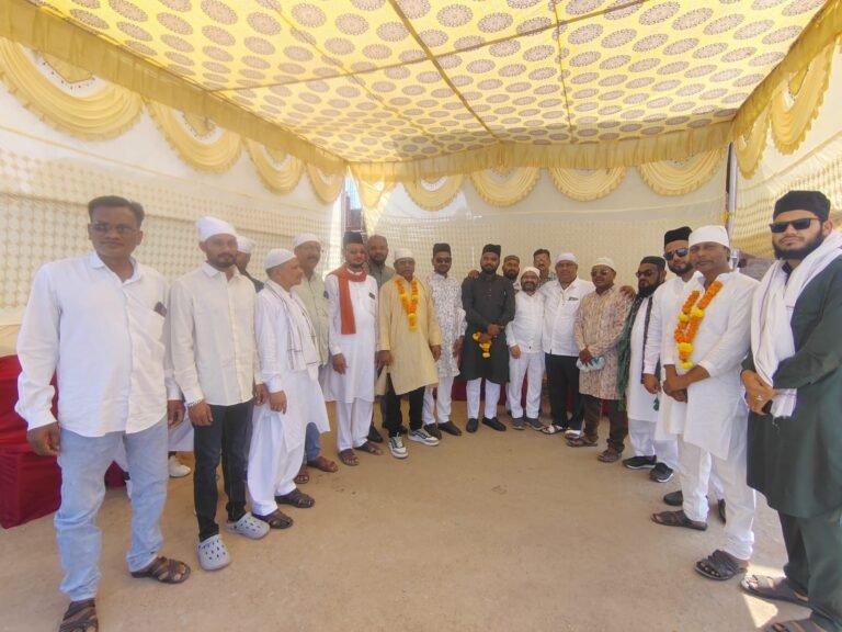डोंगरगढ़-ईद-उल-फितर के अवसर पर विष्णु लोधी ने दी मुबारकबाद, मुस्लिम समाज ने किया सम्मान