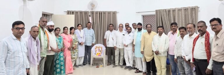 छत्तीसगढ़कीअस्मिताऔरविकासकेप्रखरपुरोधाथेविद्याचरणशुक्ल ( विष्णुलोधी)