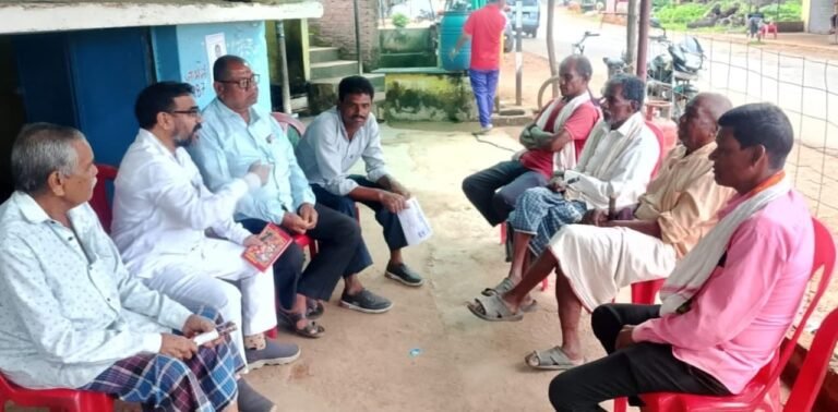 महंगी बिजली, खाद संकट, बदहाल सड़क और शिक्षा-स्वास्थ्य की बदहाली से ग्रामीण परेशान, सरकार के प्रति बढ़ रहा आक्रोश — (विष्णु लोधी)